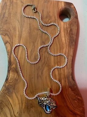 GLD NFL Jacksonville Jaguars Pendant & Diamond Chain.